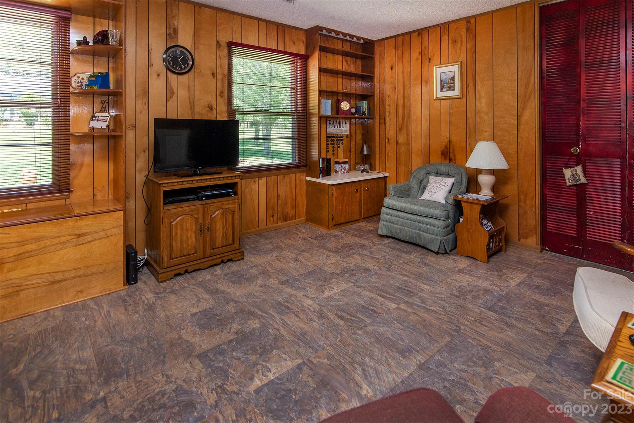 7401 Fox Hunt Road Charlotte, NC 28212 - Photo 7 of 24 Gallery Image 7