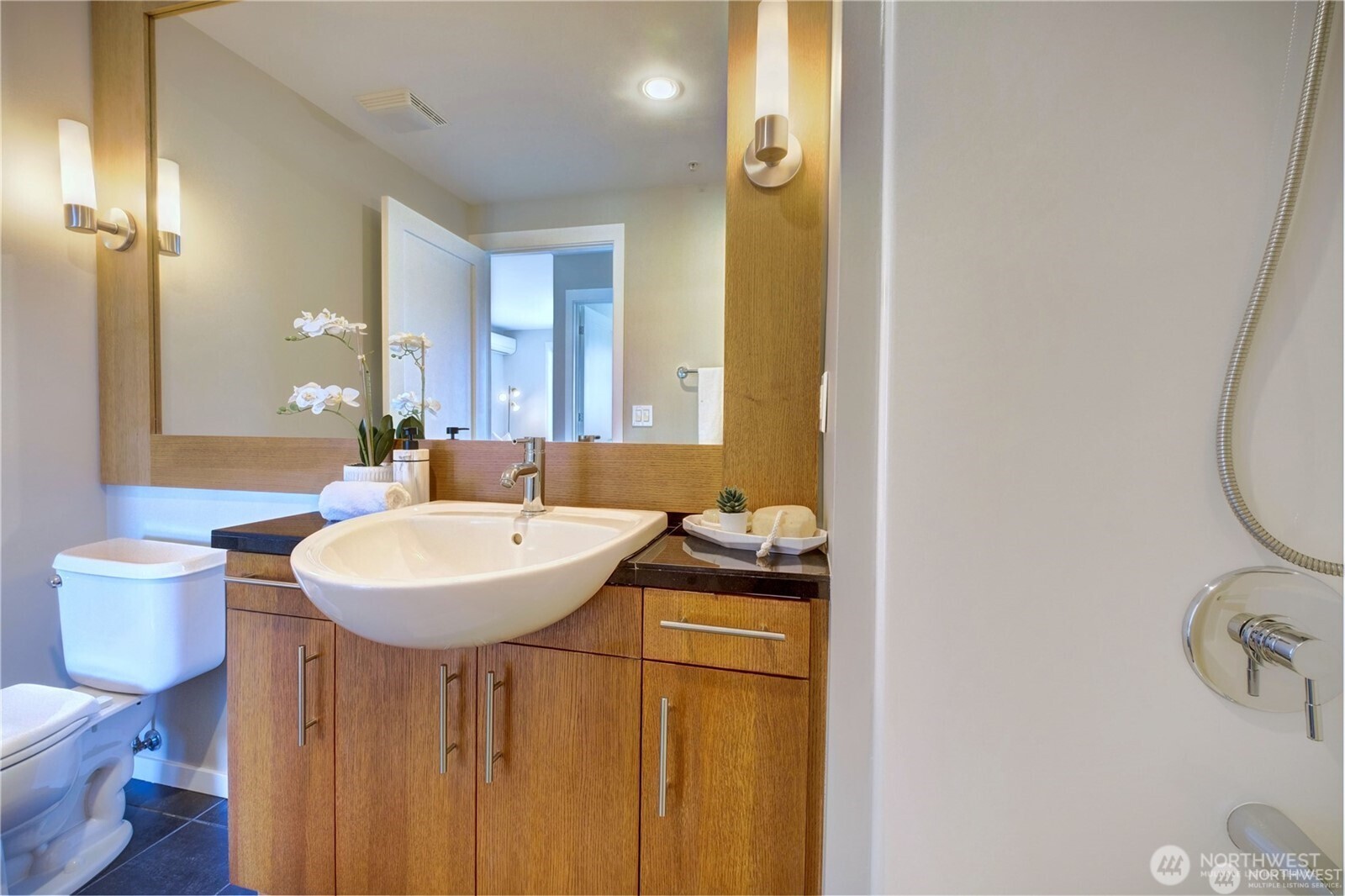 2721 1st Avenue, Unit PH06 Seattle, WA 98121 - Photo 16 of 30