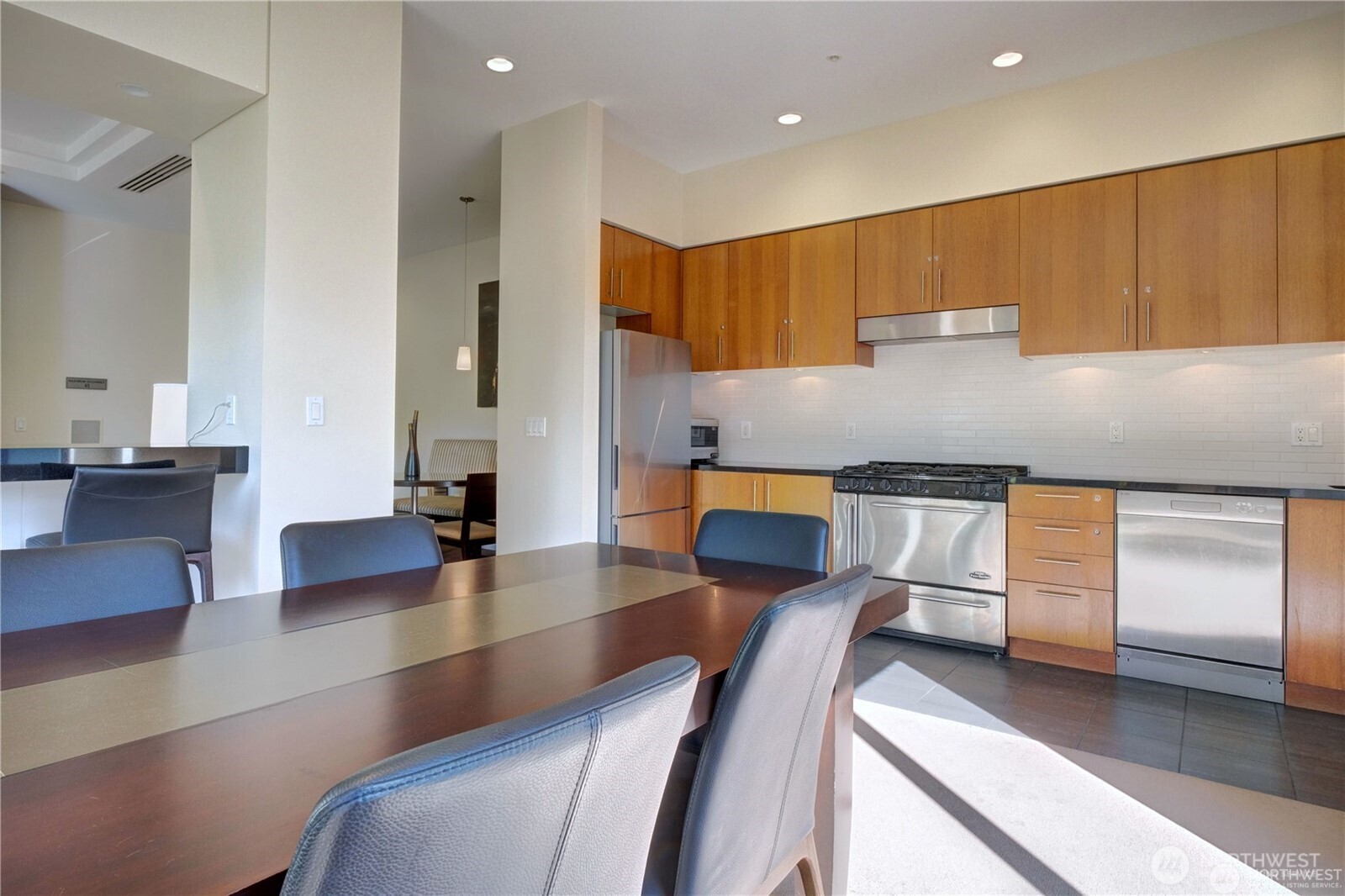 2721 1st Avenue, Unit PH06 Seattle, WA 98121 - Photo 23 of 30