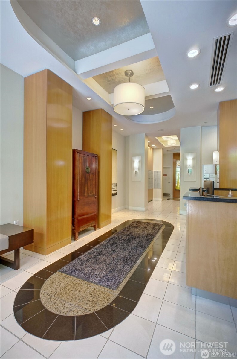 2721 1st Avenue, Unit PH06 Seattle, WA 98121 - Photo 27 of 30