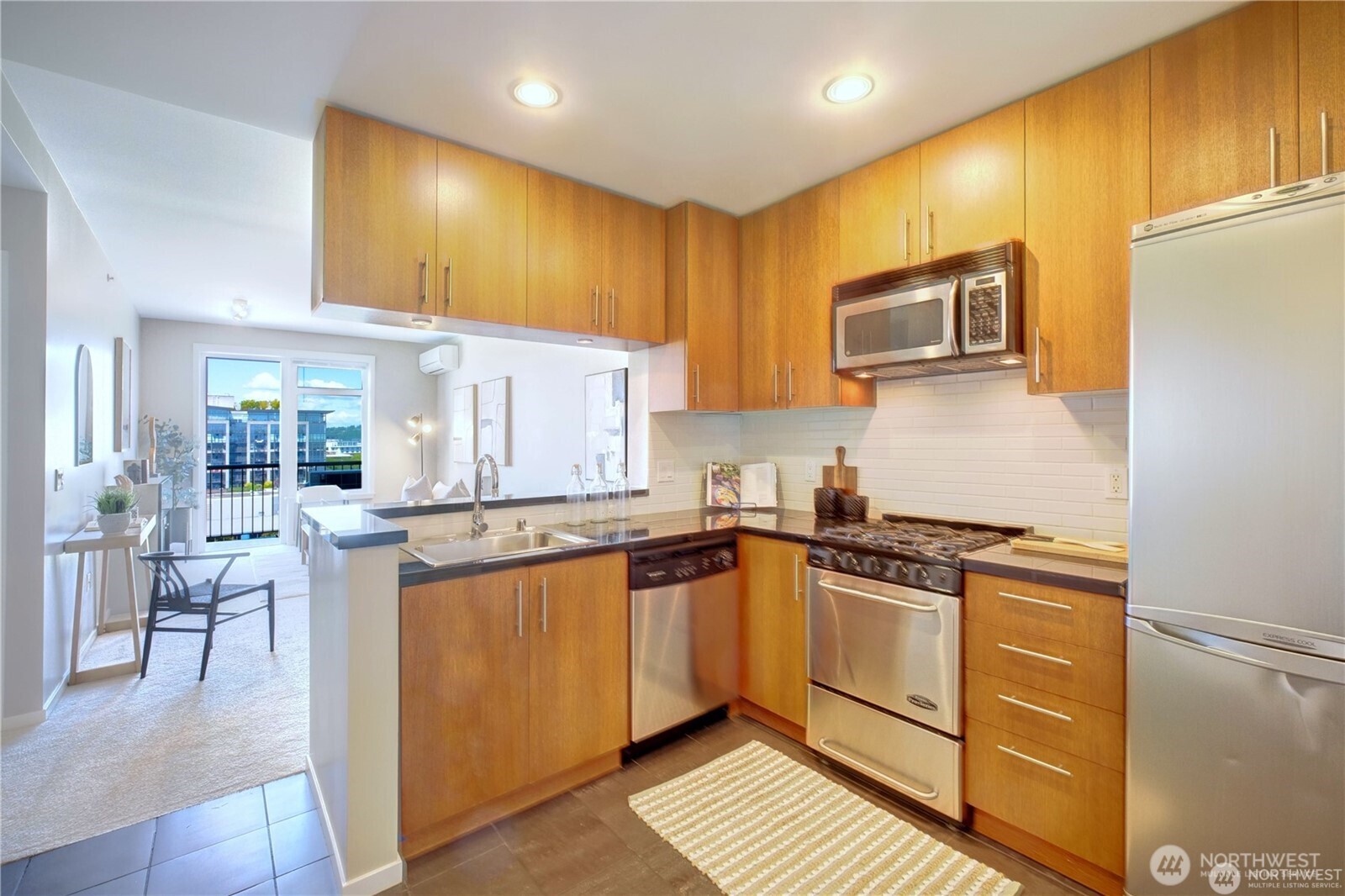 2721 1st Avenue, Unit PH06 Seattle, WA 98121 - Photo 7 of 30