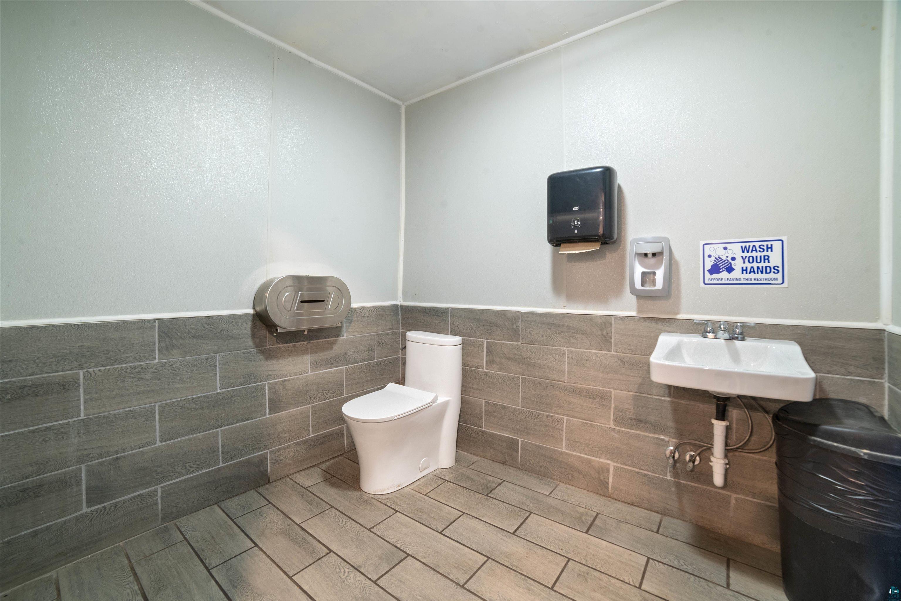 1321 Commonwealth Avenue Duluth, MN 55808 - Photo 18 of 29