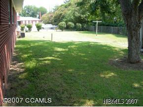 515 Ruth Avenue New Bern, NC 28560 - Photo 10 of 12 Fenced backyard