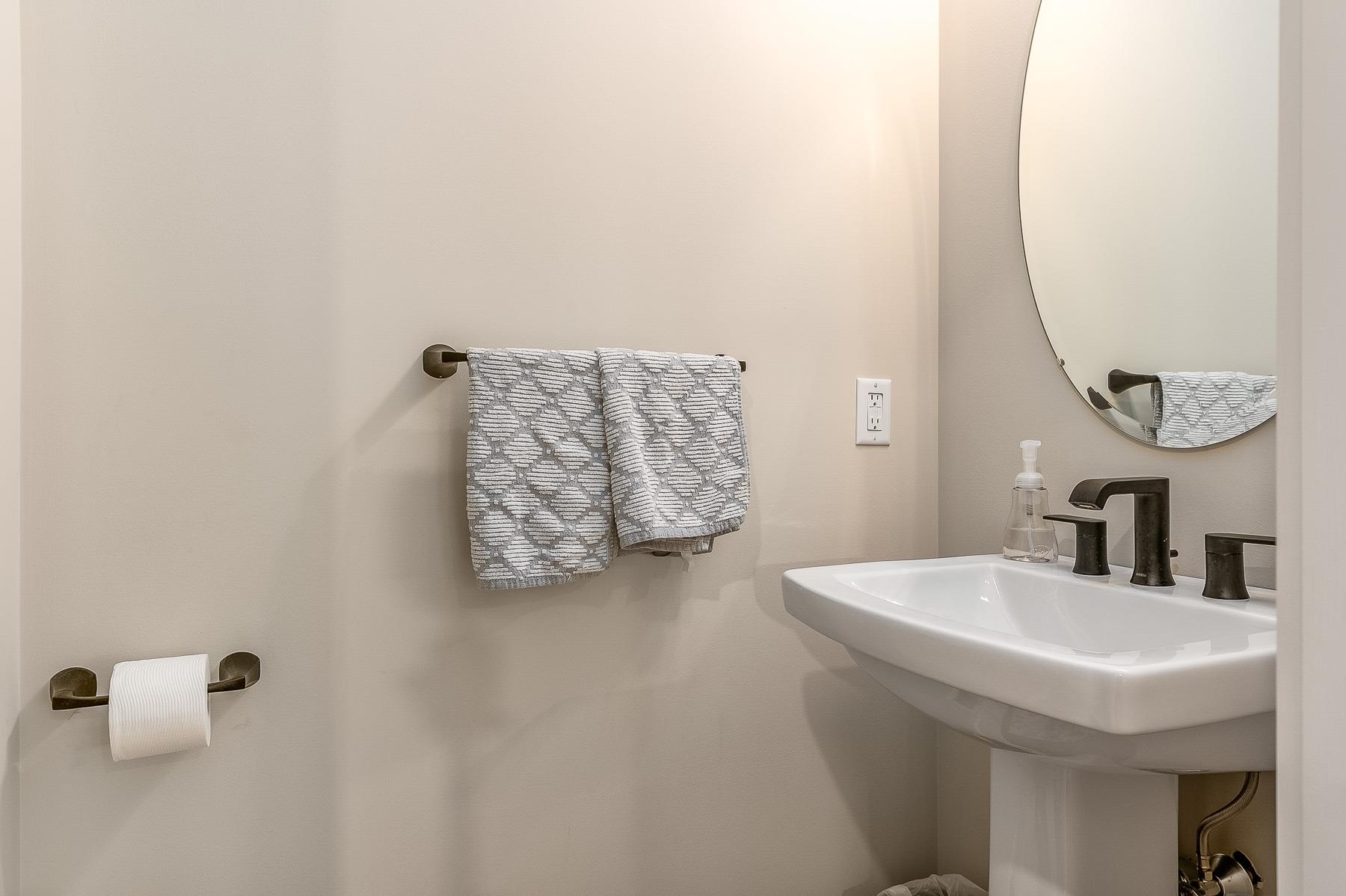 3 Thompson Road North Hampton, NH 03862 - Photo 15 of 29