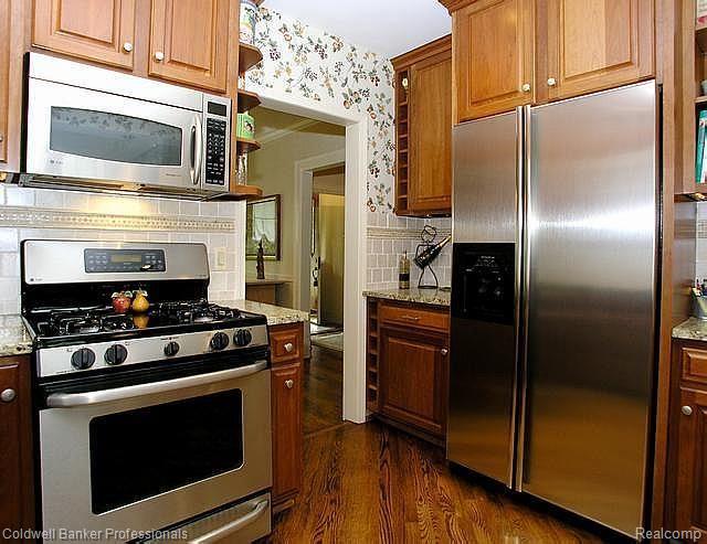 519 Rivenoak Street Birmingham, MI 48009 - Photo 10 of 22 KITCHEN 3
