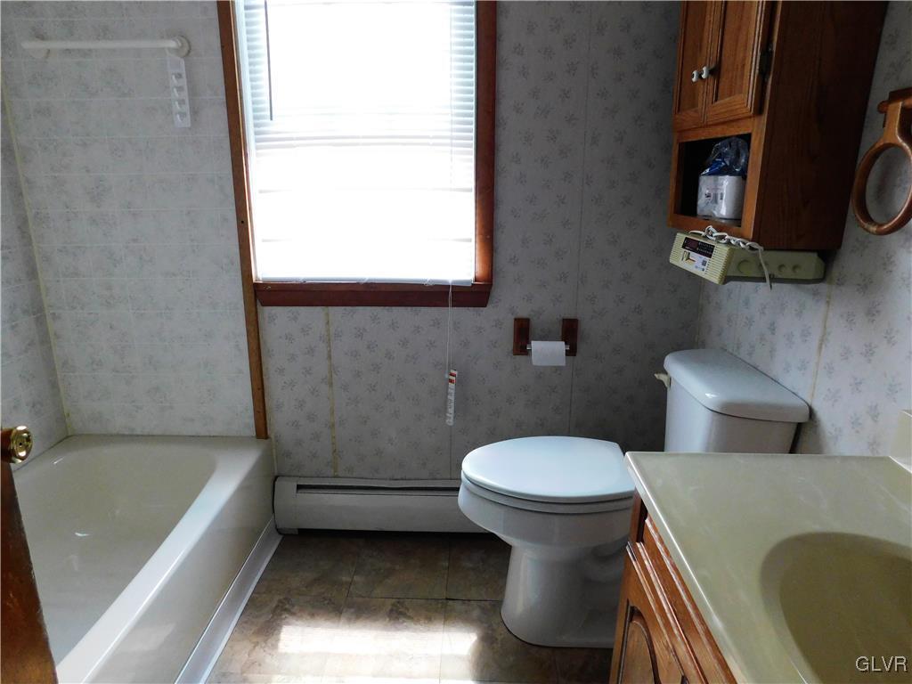 340 Long Lane Road Walnutport, PA 18088 - Photo 7 of 19 Gallery Image 7