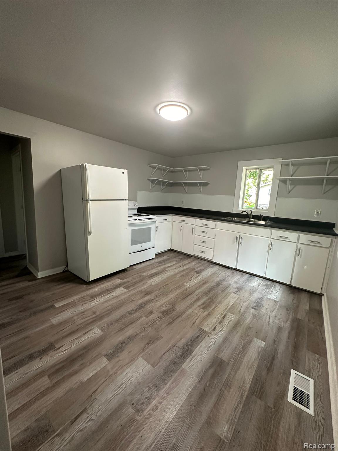 1591 Eberly Road Flint, MI 48532 - Photo 15 of 37 Gallery Image 15