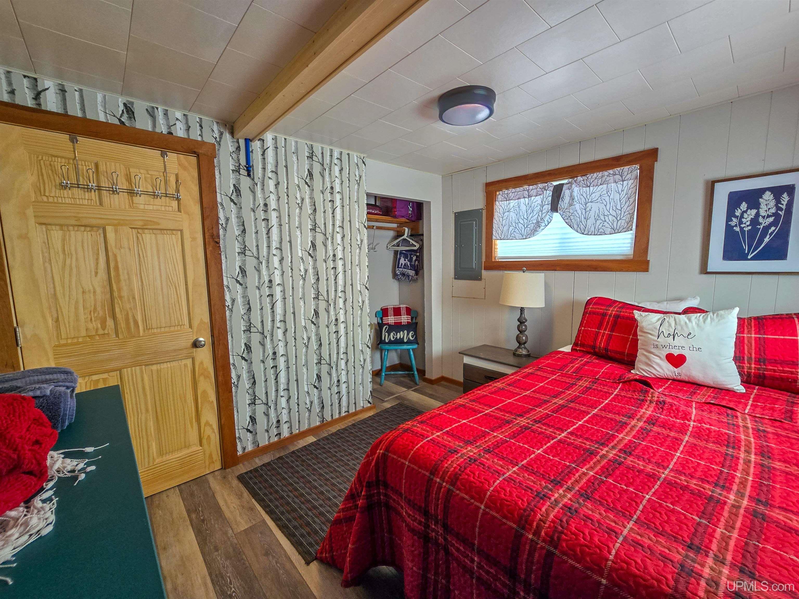 3865 Peninsula Point Road Munising, MI 49862 - Photo 28 of 88