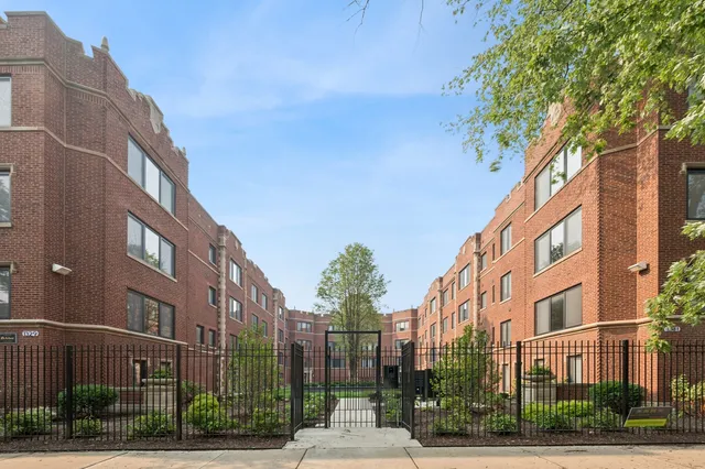 $1,850 | 1339 West Estes Avenue, Unit 3D, Chicago, IL 60626