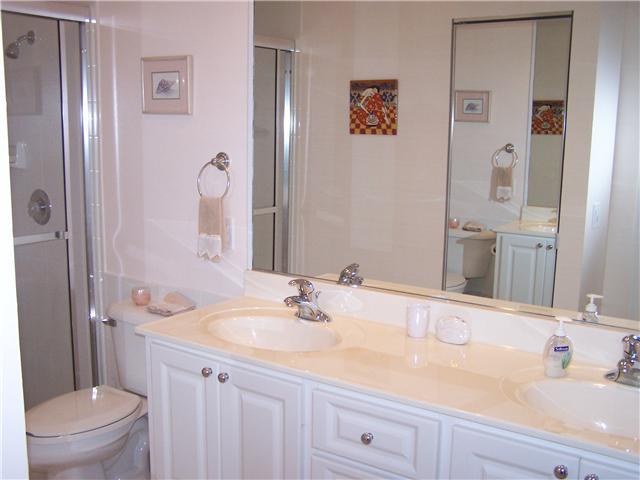 733 Southwest Balmoral Trace Stuart, FL 34997 - Photo 9 of 20 Gallery Image 9