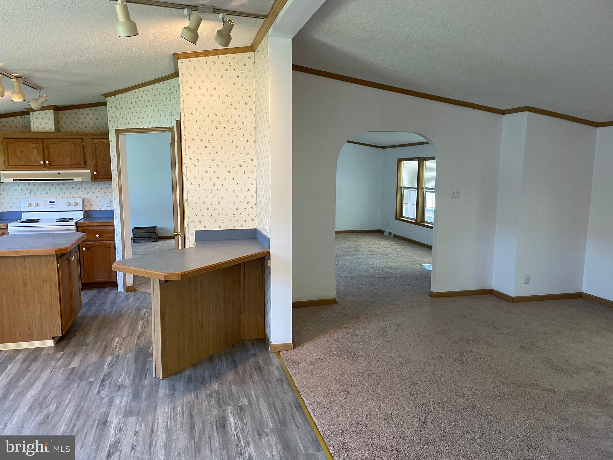 307 Ridge Road Elizabethtown, PA 17022 - Photo 41 of 73 Kitchen - den to the right