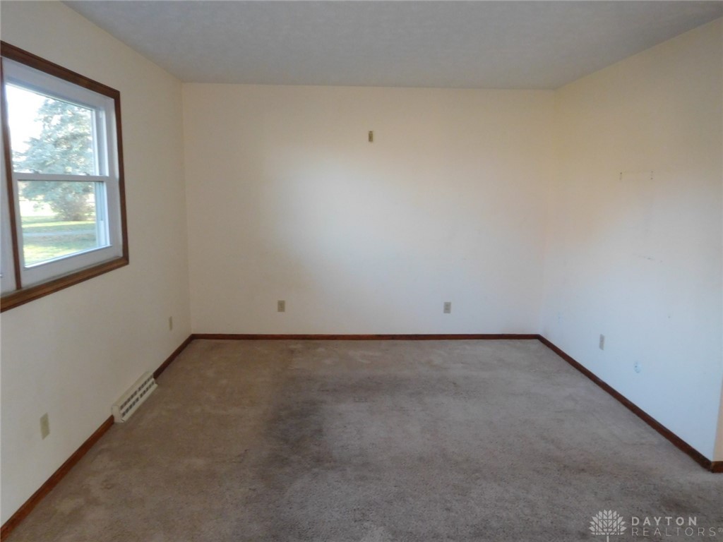 3659 Folk Ream Road Springfield, OH 45502 - Photo 5 of 26