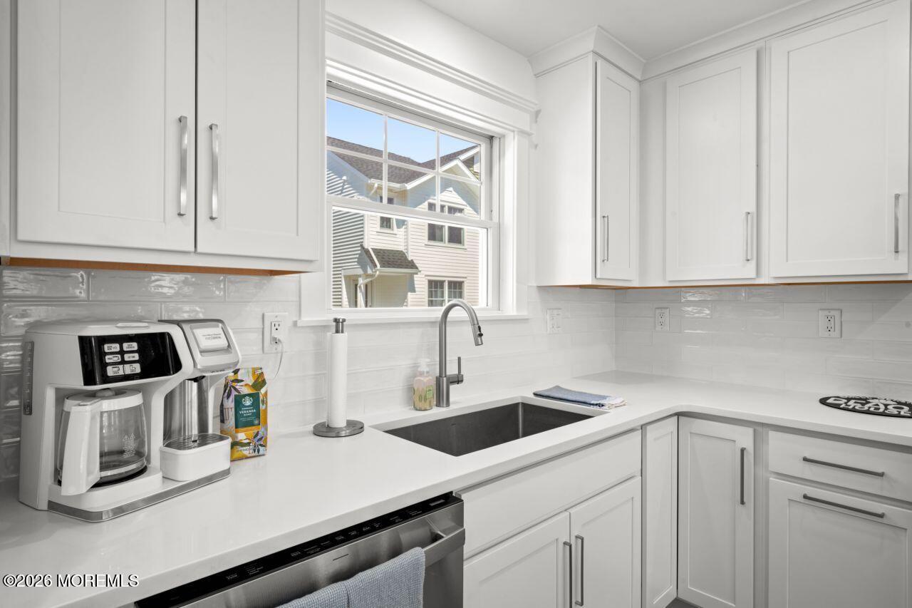 7 Shell Road Mantoloking, NJ 08738 - Photo 11 of 21 HOM04568