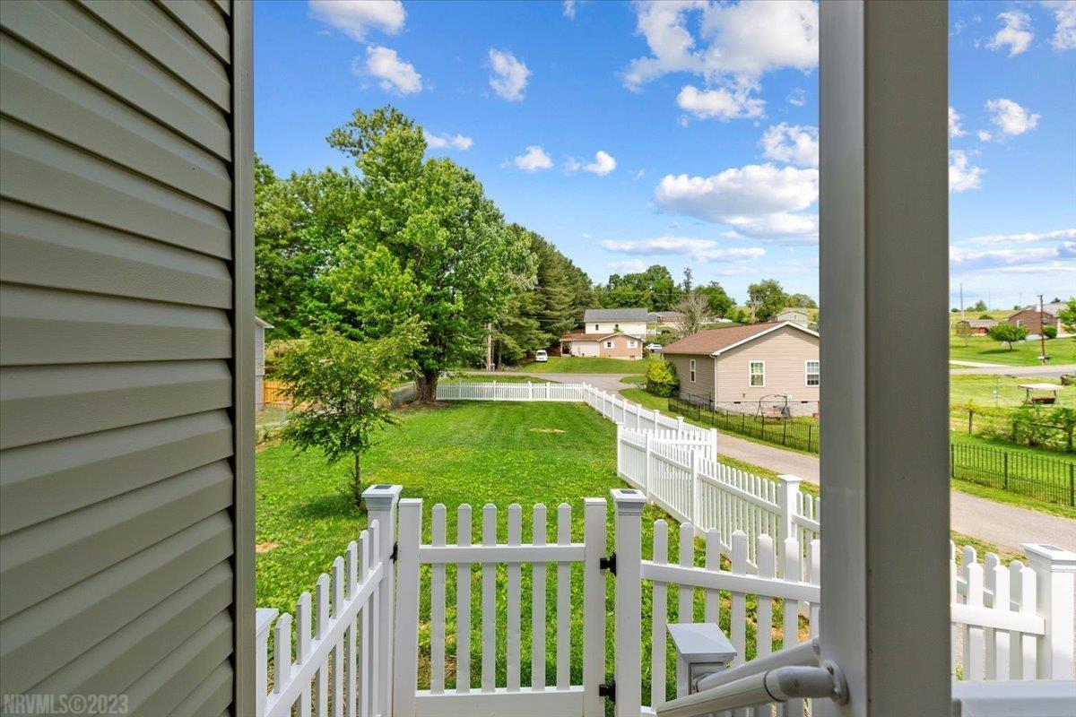 7694 Brooklyn Road Radford, VA 24141 - Photo 8 of 45 Gallery Image 8