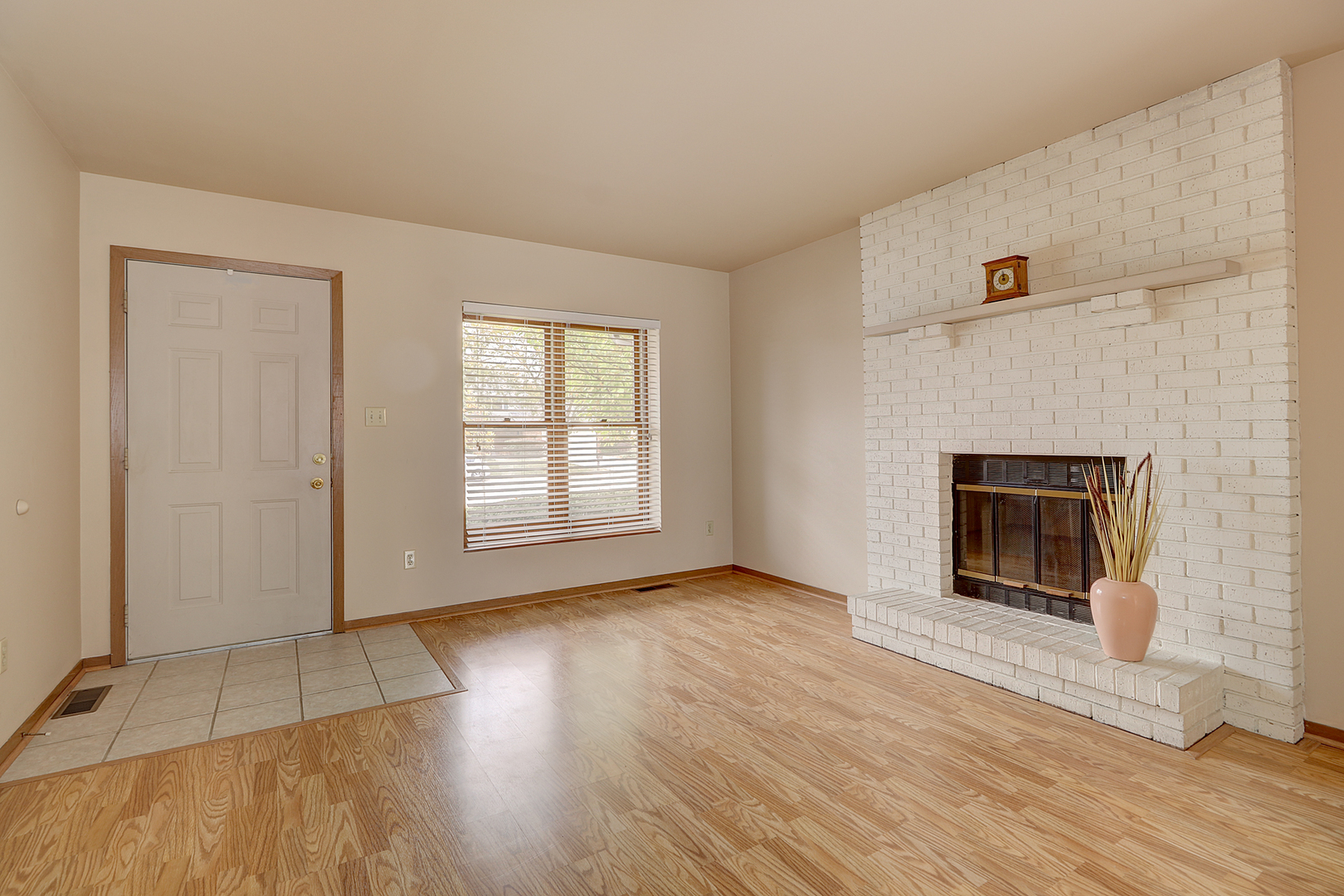 507 South Raven Road Shorewood, IL 60404 - Photo 3 of 24