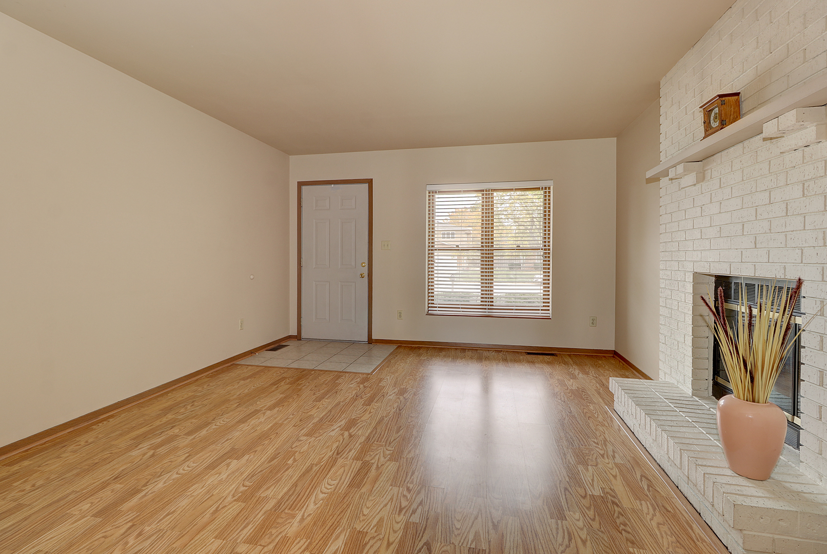 507 South Raven Road Shorewood, IL 60404 - Photo 4 of 24