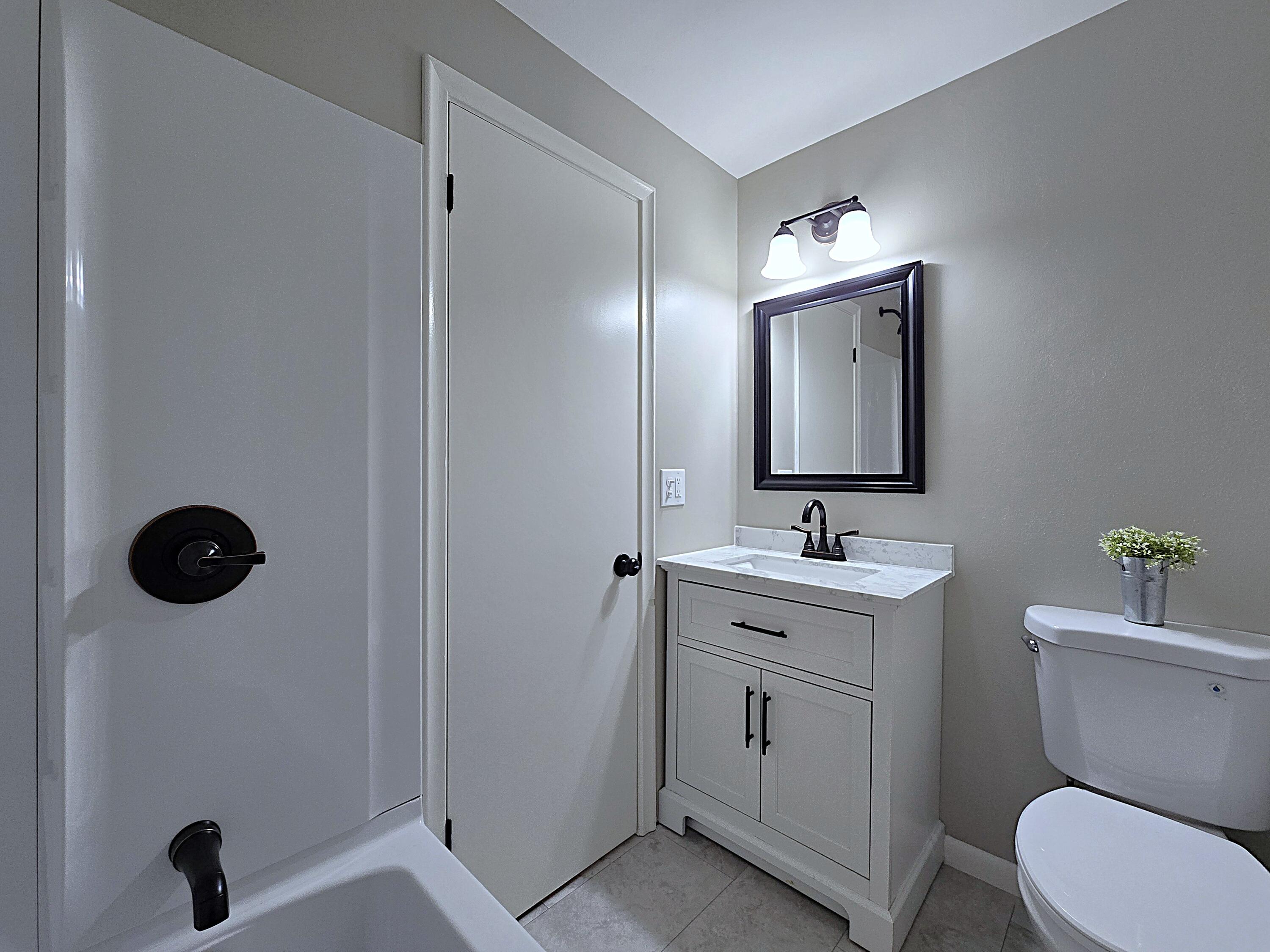 W136N7015 Claas Road Menomonee Falls, WI 53051 - Photo 40 of 54 Full Bath #2