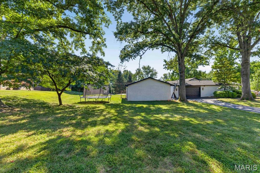 14391 Ladue Road Chesterfield, MO 63017 - Photo 40 of 43 Gallery Image 40