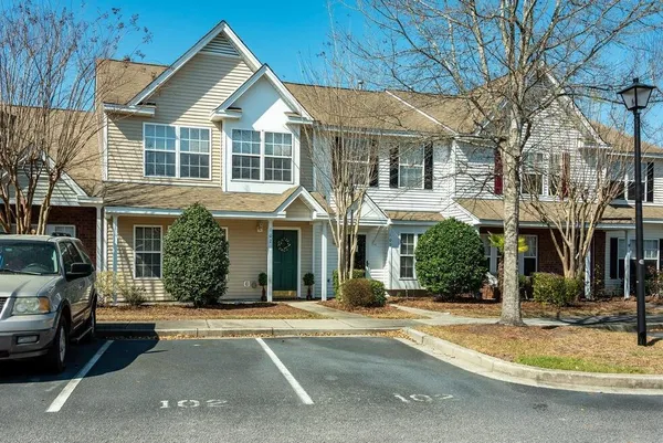 $1,900 | 102 Yellow Hawthorn Circle, Summerville, SC 29483