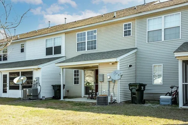 $1,900 | 102 Yellow Hawthorn Circle, Summerville, SC 29483