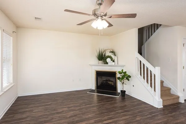 $1,900 | 102 Yellow Hawthorn Circle, Summerville, SC 29483