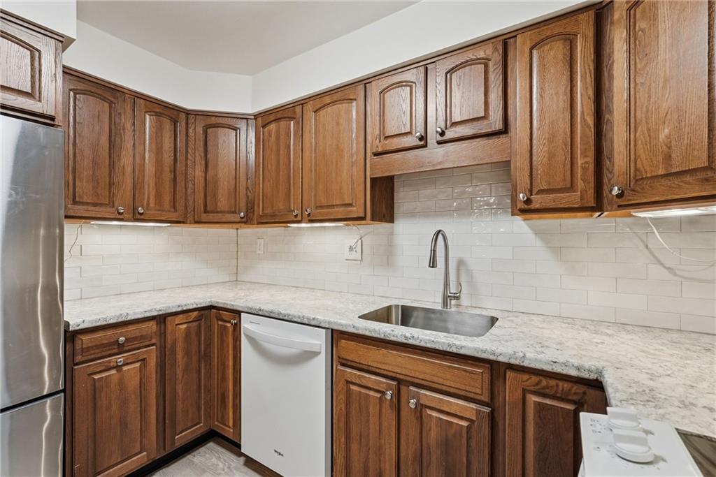 1500 Cochran Road, Unit 901 Pittsburgh, PA 15243 - Photo 17 of 45