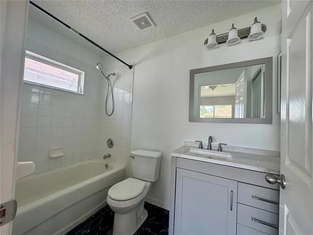 $1,800 | 4301 Country Hills Boulevard, Plant City, FL 33563