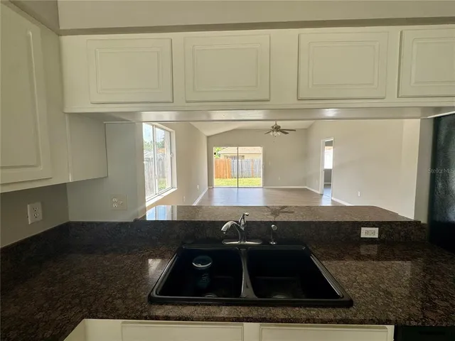 $1,800 | 4301 Country Hills Boulevard, Plant City, FL 33563