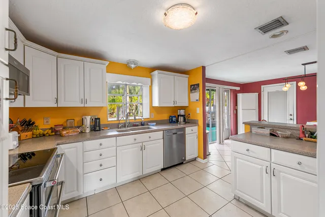 $395,000 | 409 Lynn Avenue, Melbourne, FL 32935