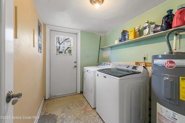 $395,000 | 409 Lynn Avenue, Melbourne, FL 32935