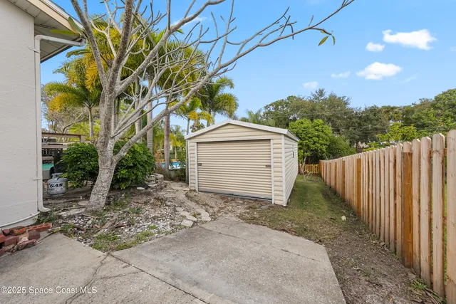 $395,000 | 409 Lynn Avenue, Melbourne, FL 32935