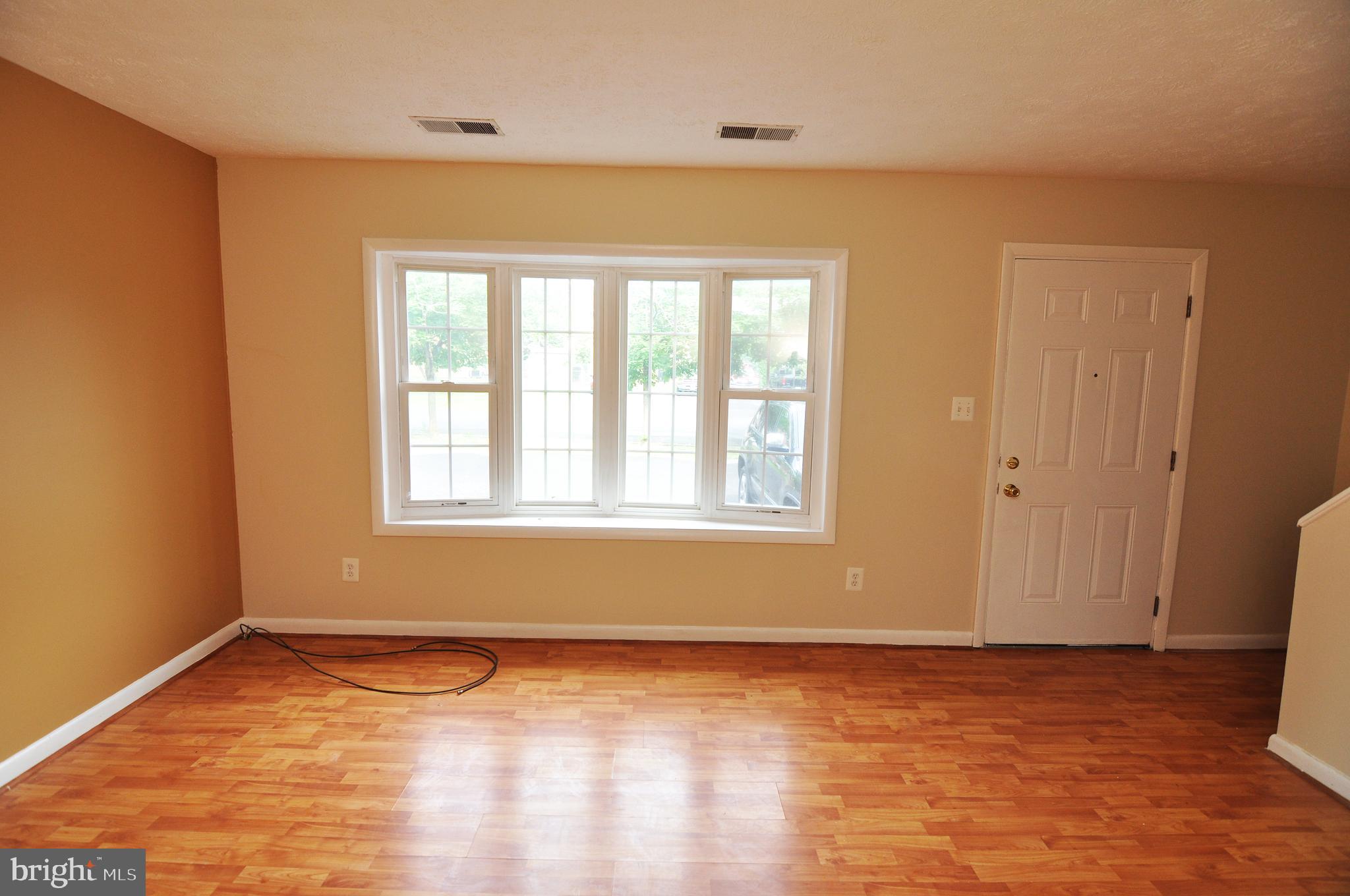 123 Brunswick Road Stephens City, VA 22655 - Photo 8 of 23 Living room