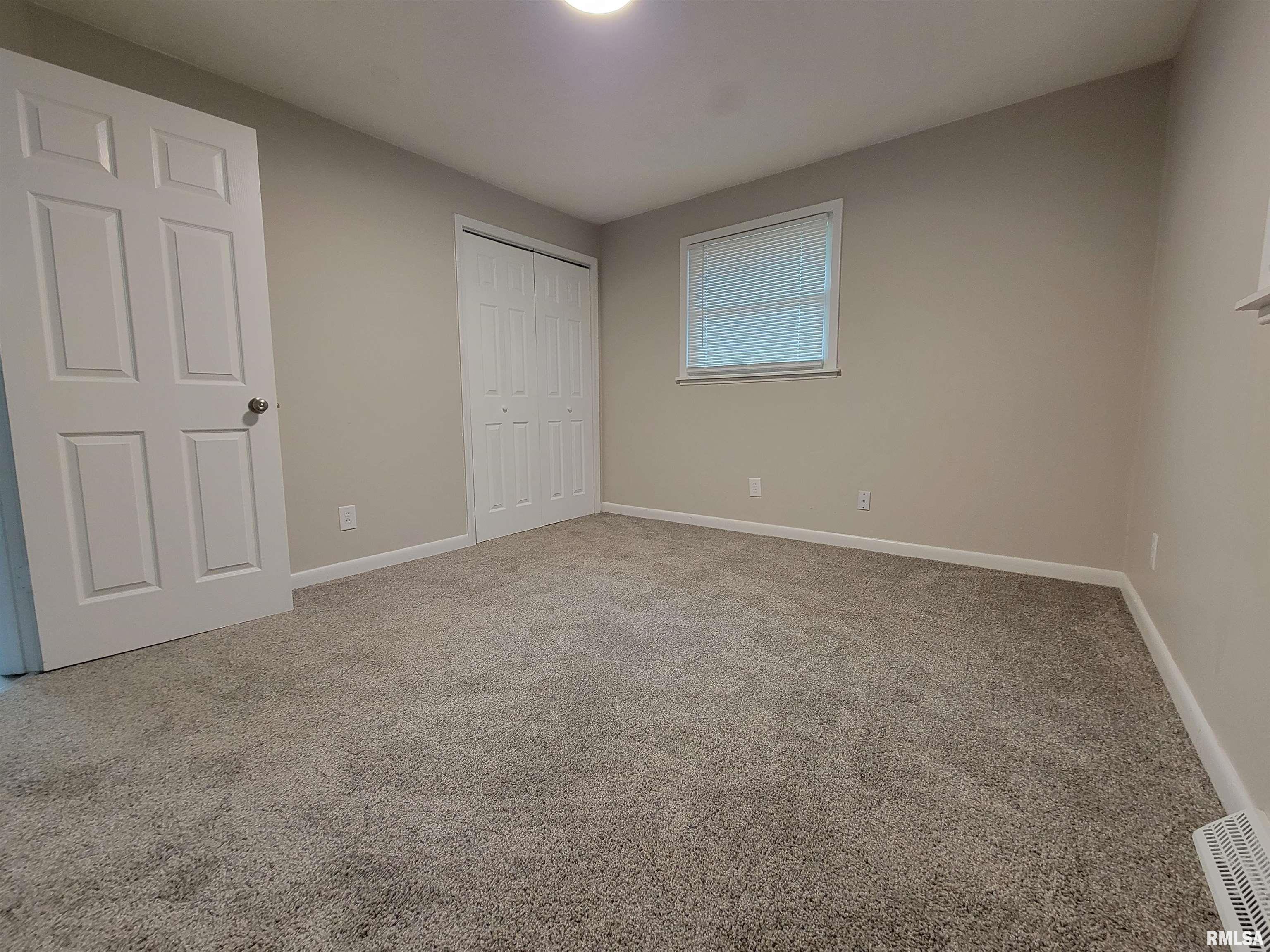 116 Esser Street Washington, IL 61571 - Photo 11 of 16 Gallery Image 11