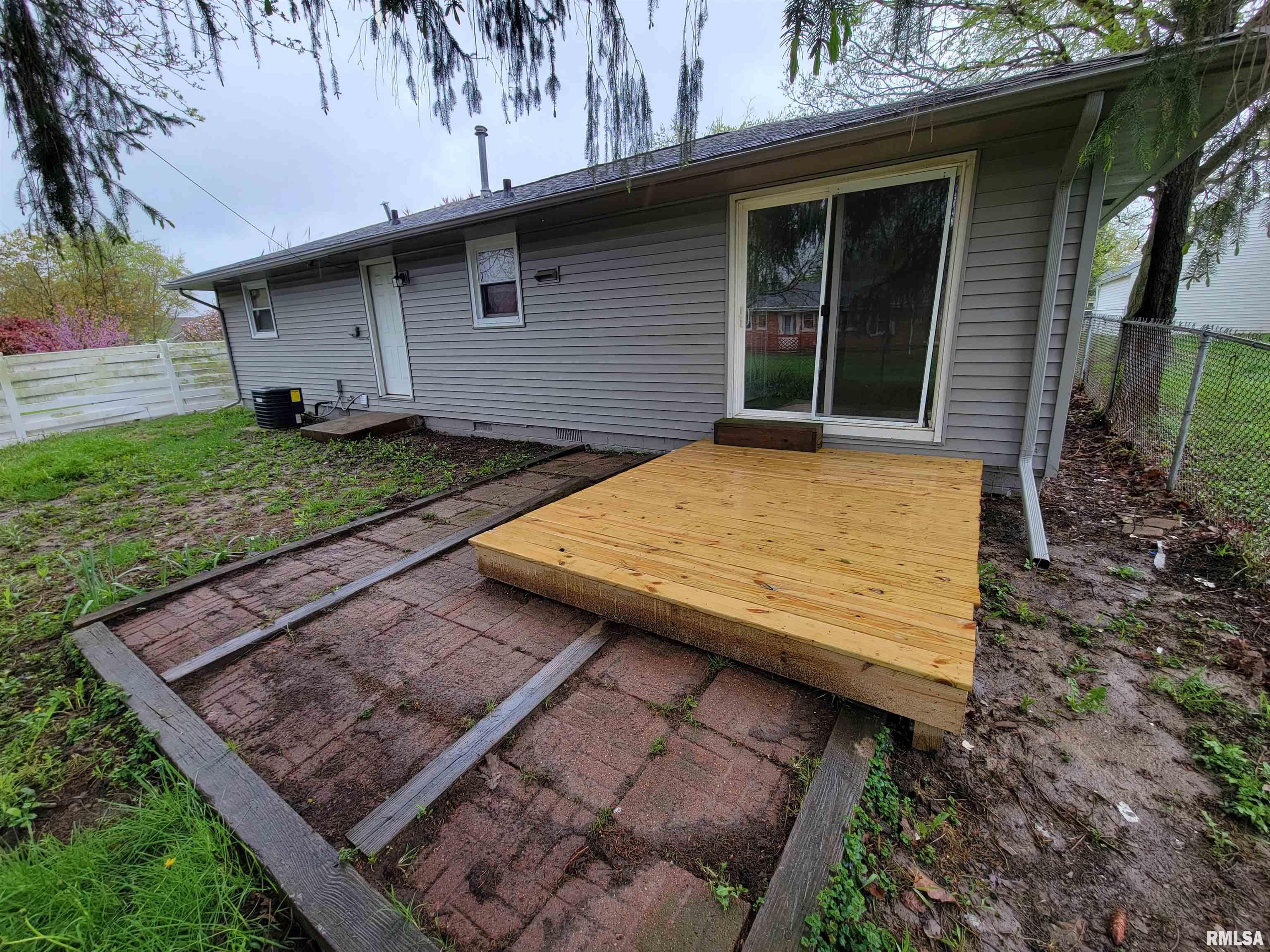 116 Esser Street Washington, IL 61571 - Photo 16 of 16 Gallery Image 16