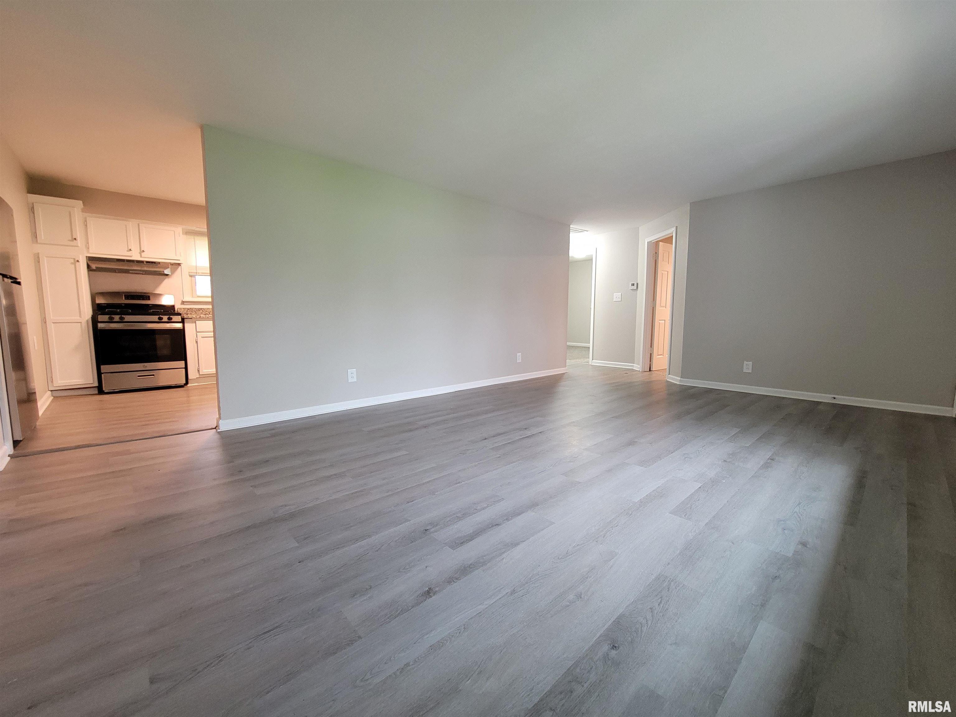 116 Esser Street Washington, IL 61571 - Photo 4 of 16 Gallery Image 4