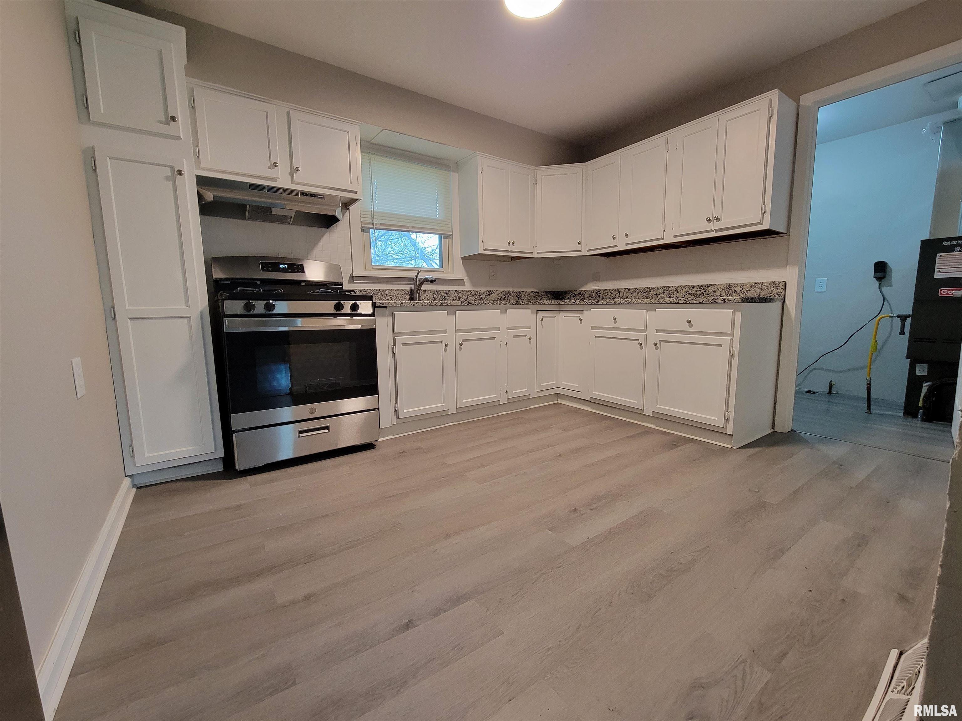 116 Esser Street Washington, IL 61571 - Photo 5 of 16 Gallery Image 5