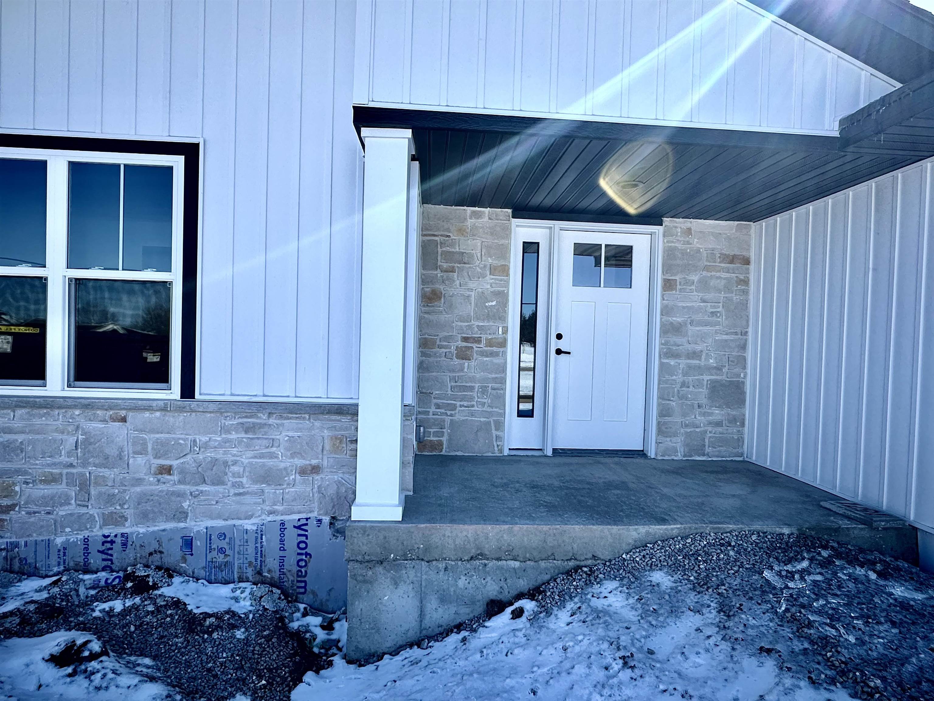 1671 Arnie's Court De Pere, WI 54115 - Photo 2 of 40