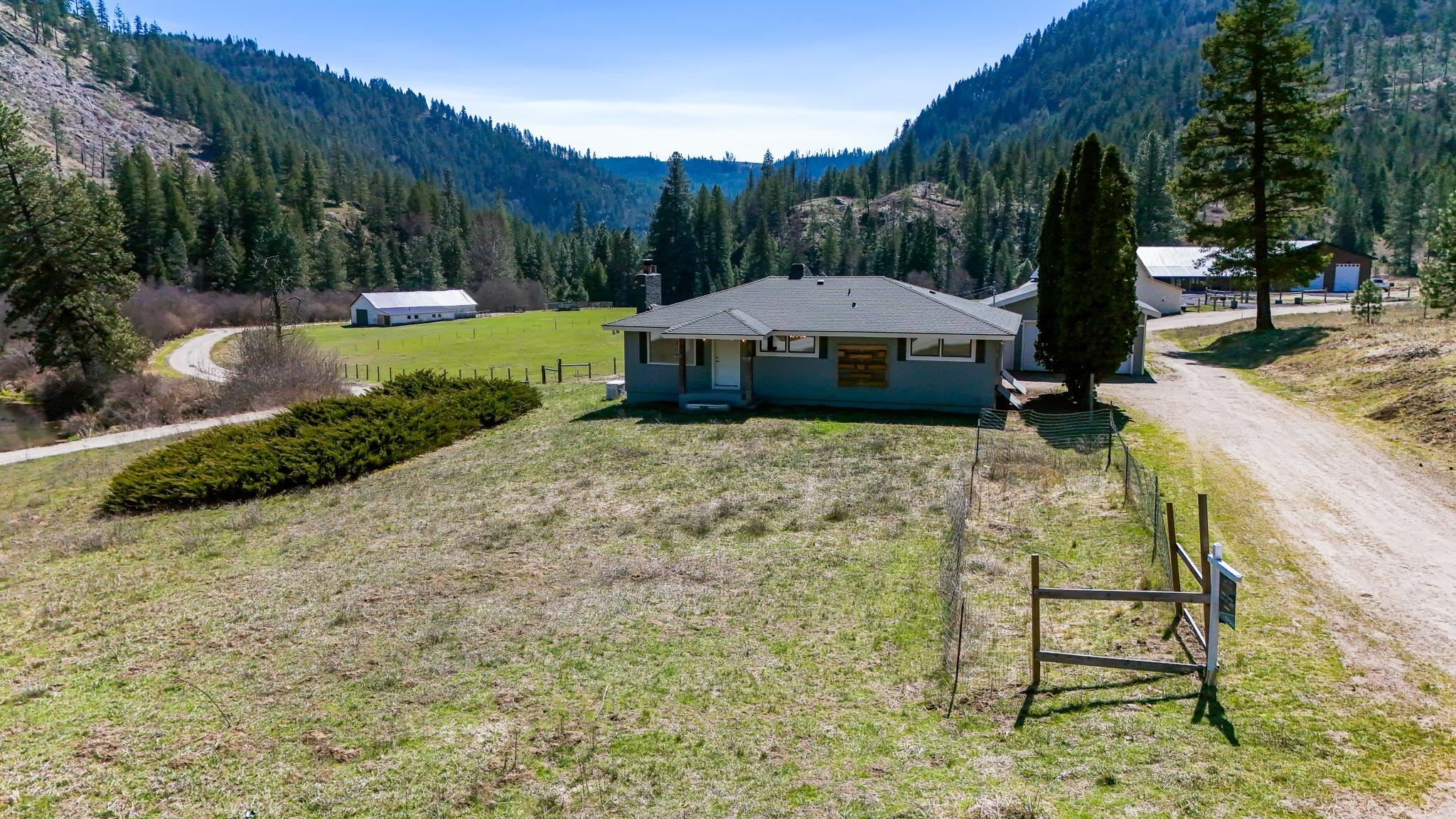 6541 Scotia Road Newport, WA 99156 - Photo 6 of 50 Gallery Image 6