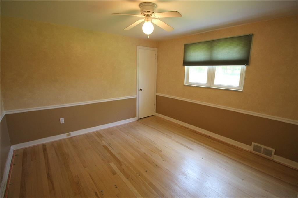 87 Ruthfred Drive Upper St. Clair, PA 15241 - Photo 9 of 21 Master bedroom with closet.