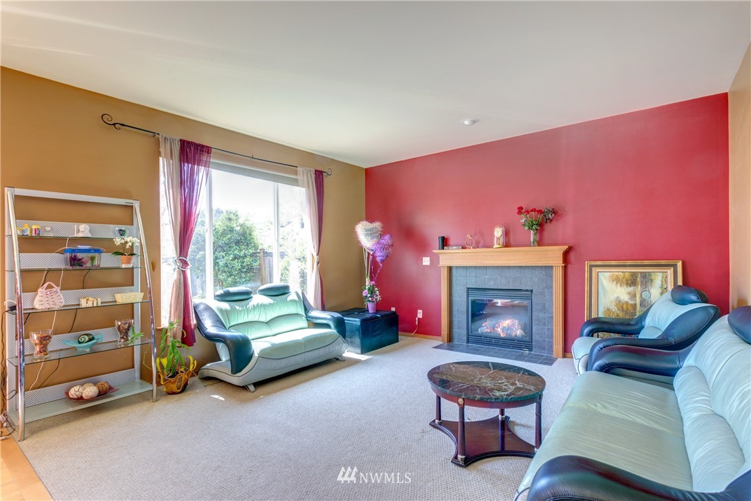210 Hubbard Road, Unit A Lynnwood, WA 98036 - Photo 4 of 18 Gallery Image 4