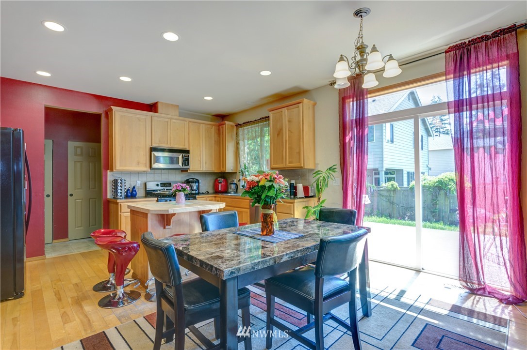 210 Hubbard Road, Unit A Lynnwood, WA 98036 - Photo 9 of 18 Gallery Image 9