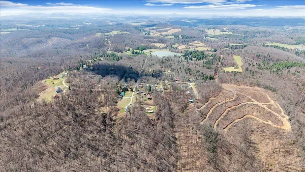 $325,000 | 50 Doe Valley Drive Southeast, Callaway, VA 24067