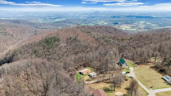 $325,000 | 50 Doe Valley Drive Southeast, Callaway, VA 24067