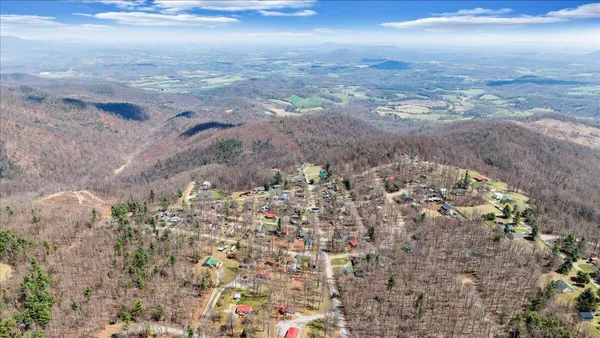 $325,000 | 50 Doe Valley Drive Southeast, Callaway, VA 24067