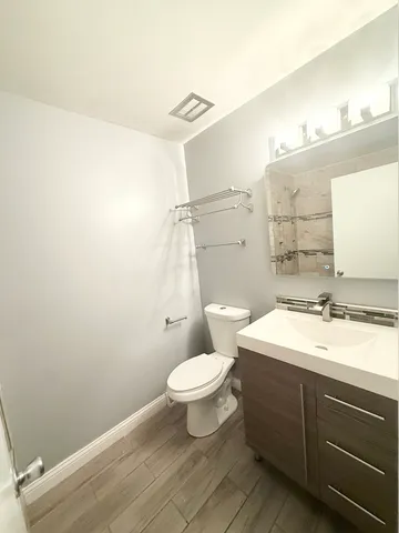 $319,000 | 17125 Cregier Avenue, South Holland, IL 60473