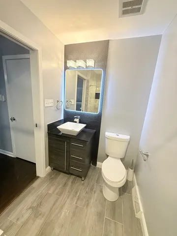 $319,000 | 17125 Cregier Avenue, South Holland, IL 60473