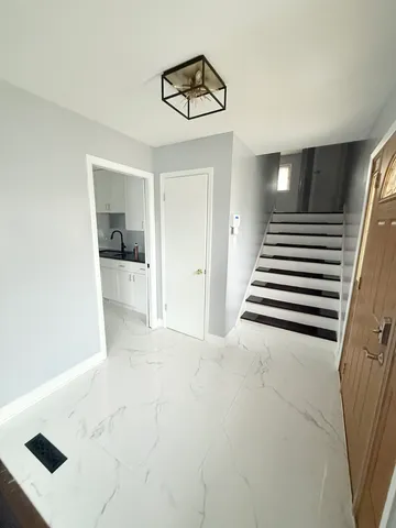 $319,000 | 17125 Cregier Avenue, South Holland, IL 60473