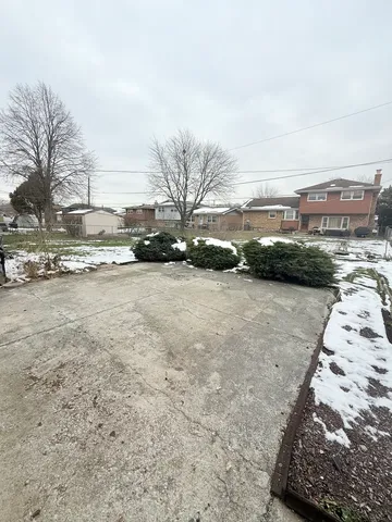 $319,000 | 17125 Cregier Avenue, South Holland, IL 60473