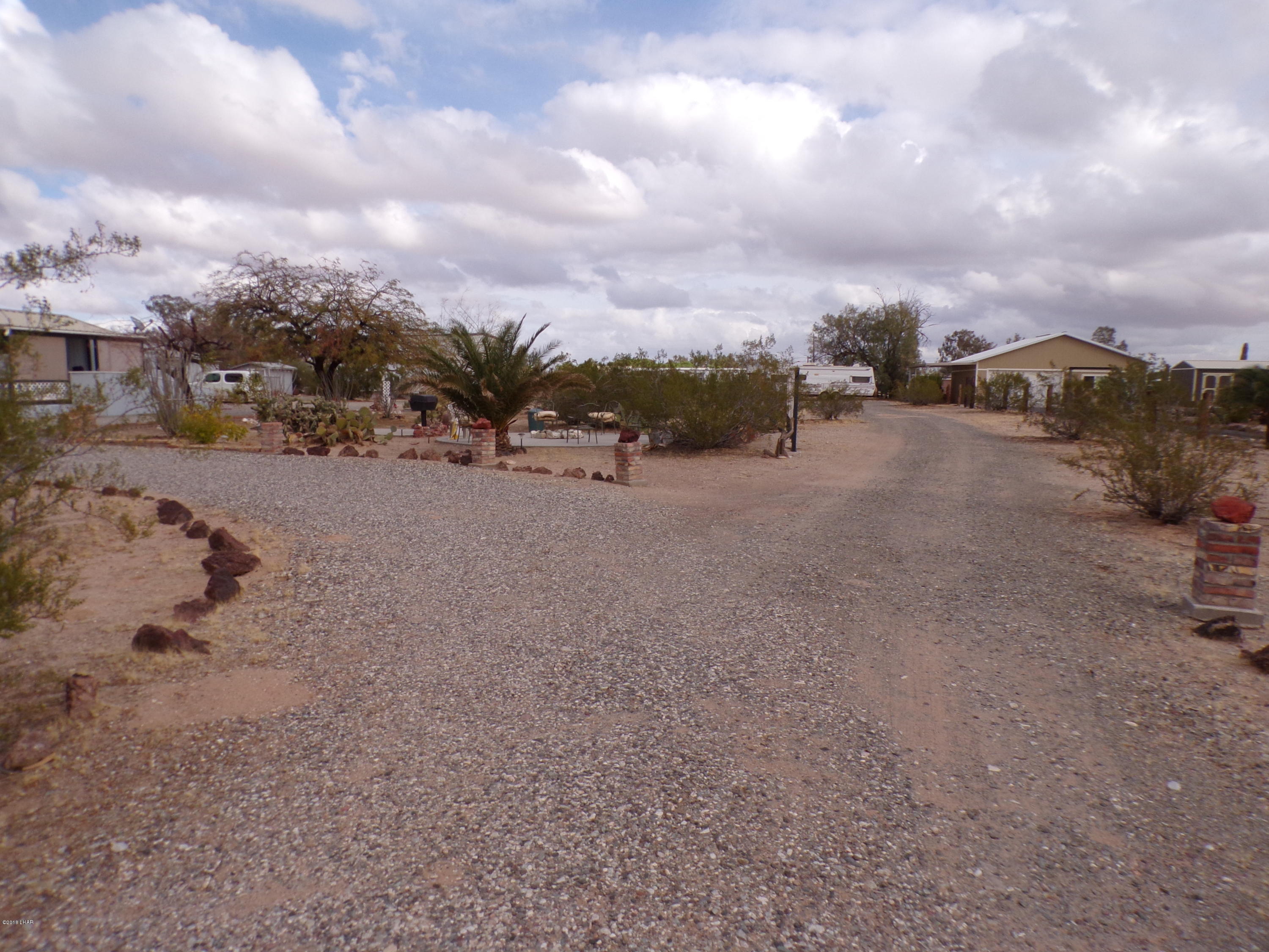 25533 Ochoco Way Bouse, AZ 85325 - Photo 23 of 27 Drive way onto property