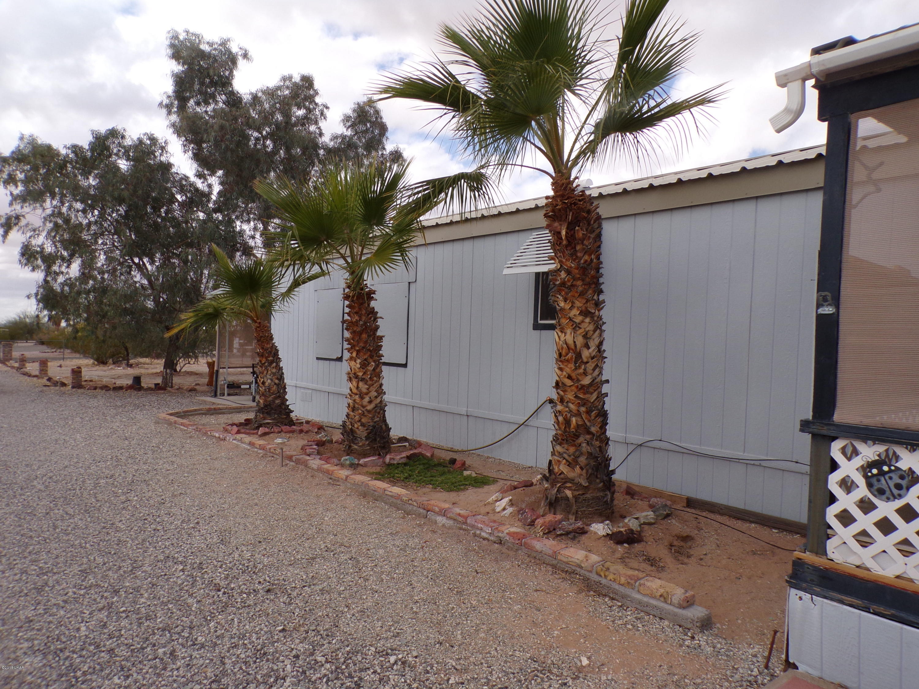 25533 Ochoco Way Bouse, AZ 85325 - Photo 3 of 27 South Side Home